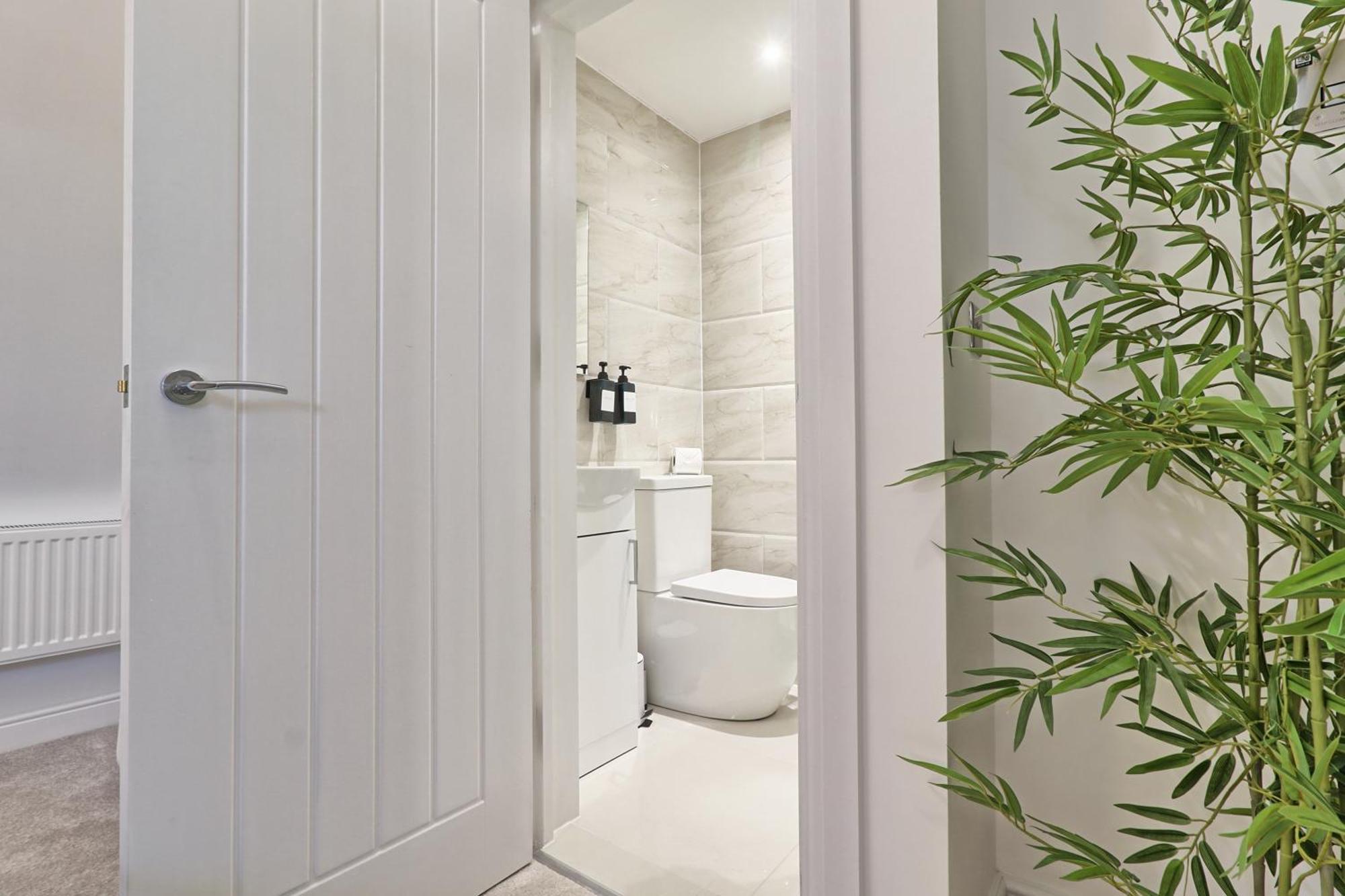 Writtle Massive 4 Bedroom Apartment With Parking In Gorgeous Countryside Location & Short Drive To Chelmsford City Centre Contractors Welcome Exteriör bild