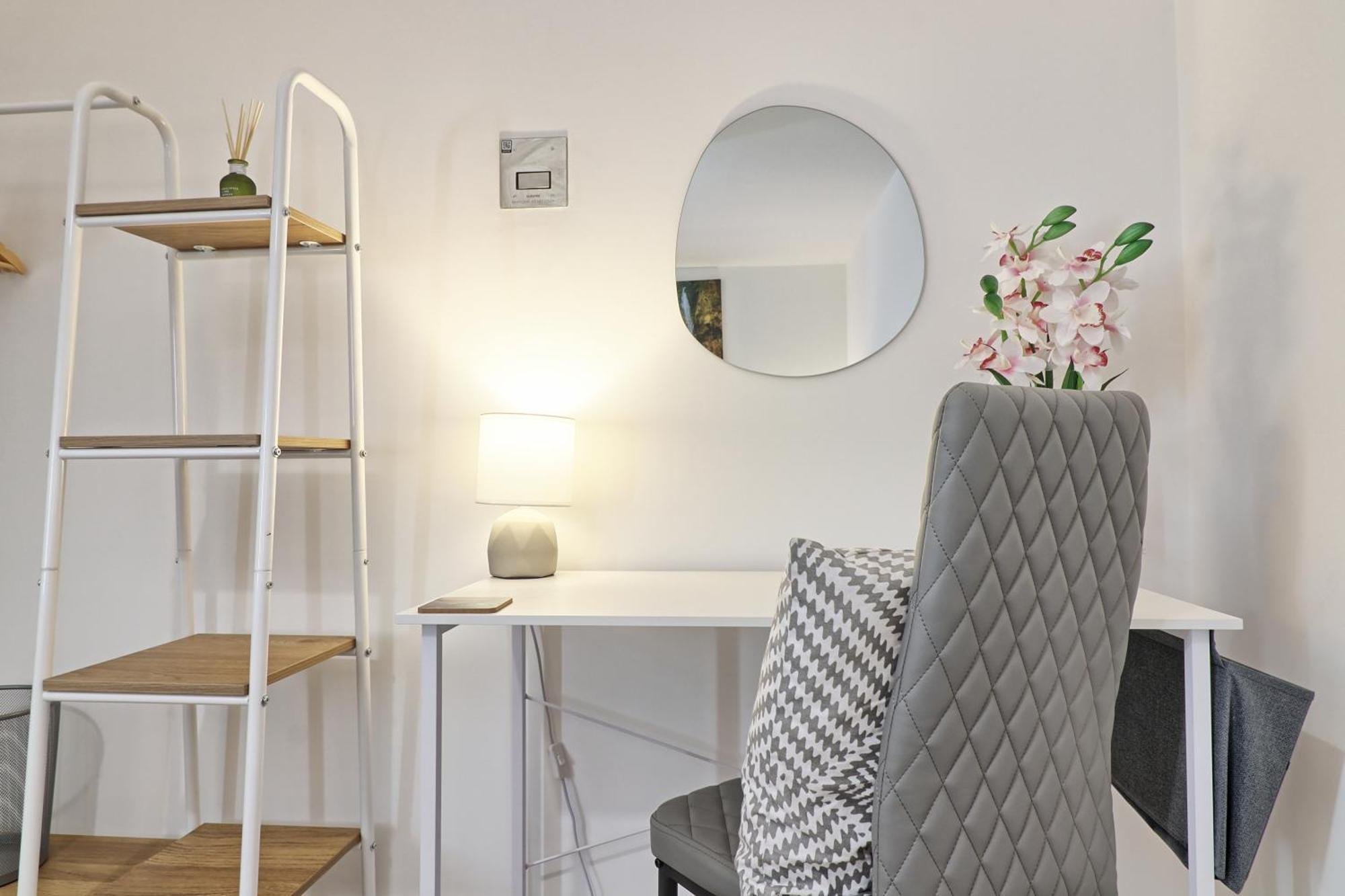 Writtle Massive 4 Bedroom Apartment With Parking In Gorgeous Countryside Location & Short Drive To Chelmsford City Centre Contractors Welcome Exteriör bild