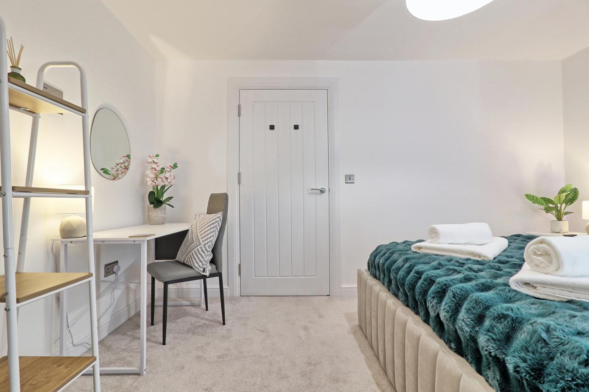 Writtle Massive 4 Bedroom Apartment With Parking In Gorgeous Countryside Location & Short Drive To Chelmsford City Centre Contractors Welcome Exteriör bild