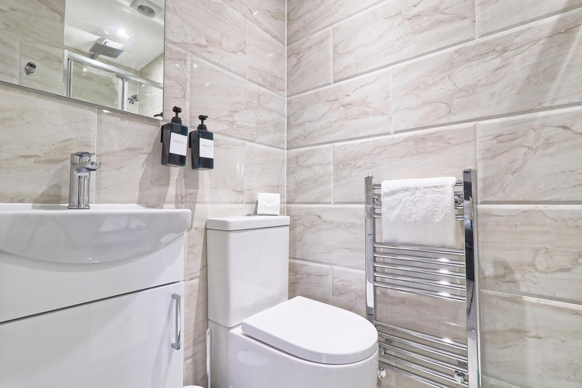Writtle Massive 4 Bedroom Apartment With Parking In Gorgeous Countryside Location & Short Drive To Chelmsford City Centre Contractors Welcome Exteriör bild