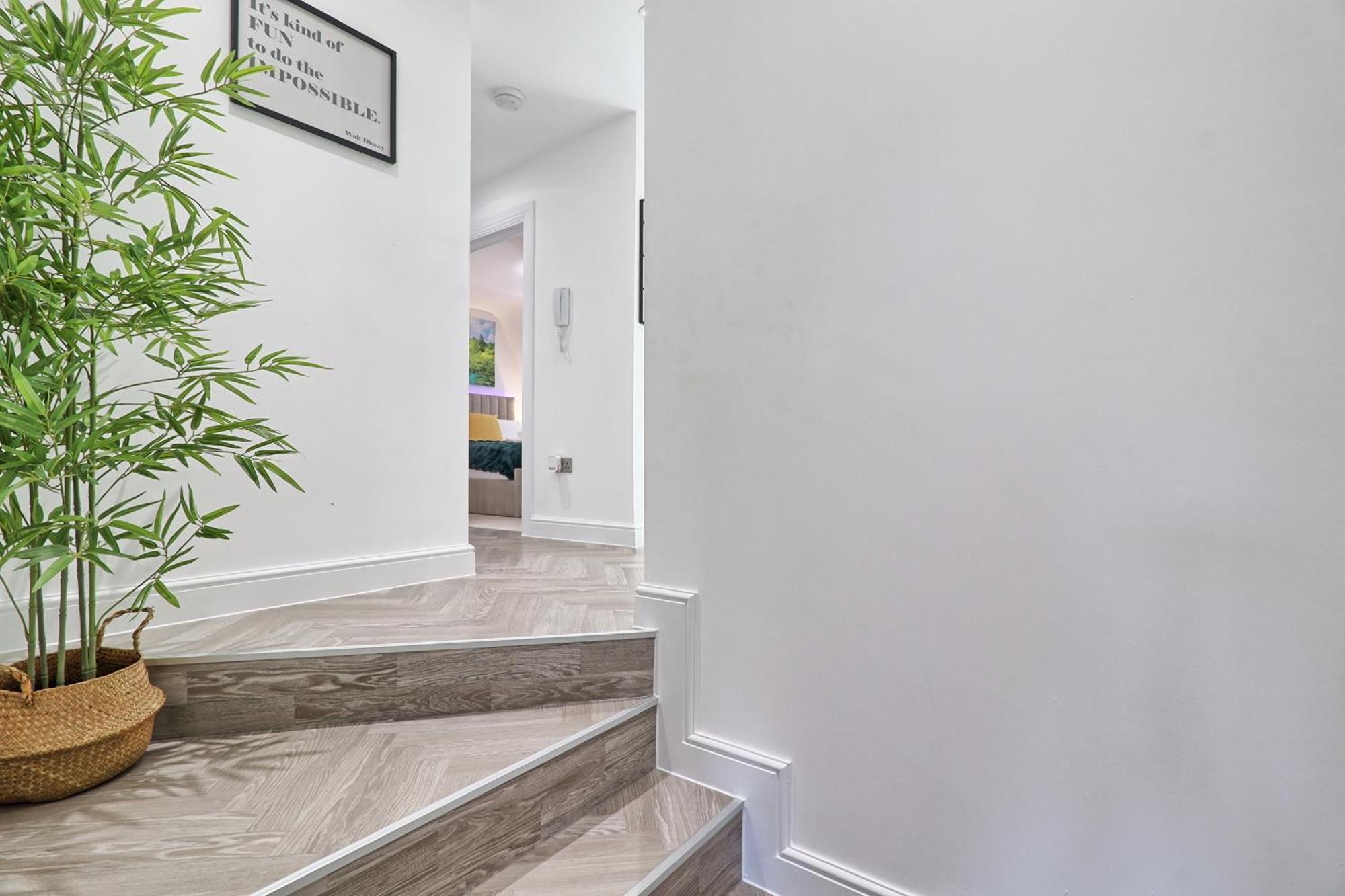 Writtle Massive 4 Bedroom Apartment With Parking In Gorgeous Countryside Location & Short Drive To Chelmsford City Centre Contractors Welcome Exteriör bild