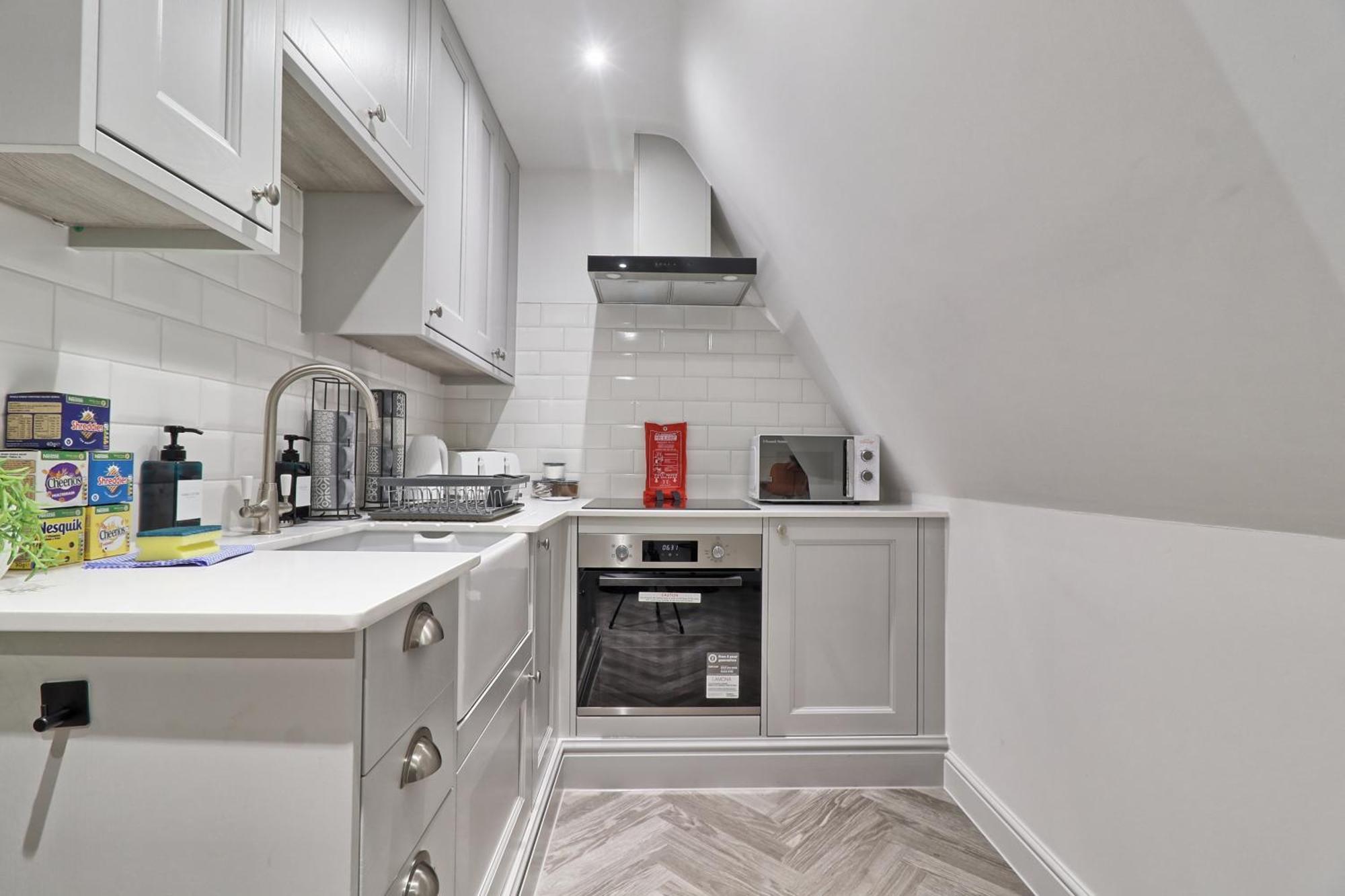 Writtle Massive 4 Bedroom Apartment With Parking In Gorgeous Countryside Location & Short Drive To Chelmsford City Centre Contractors Welcome Exteriör bild