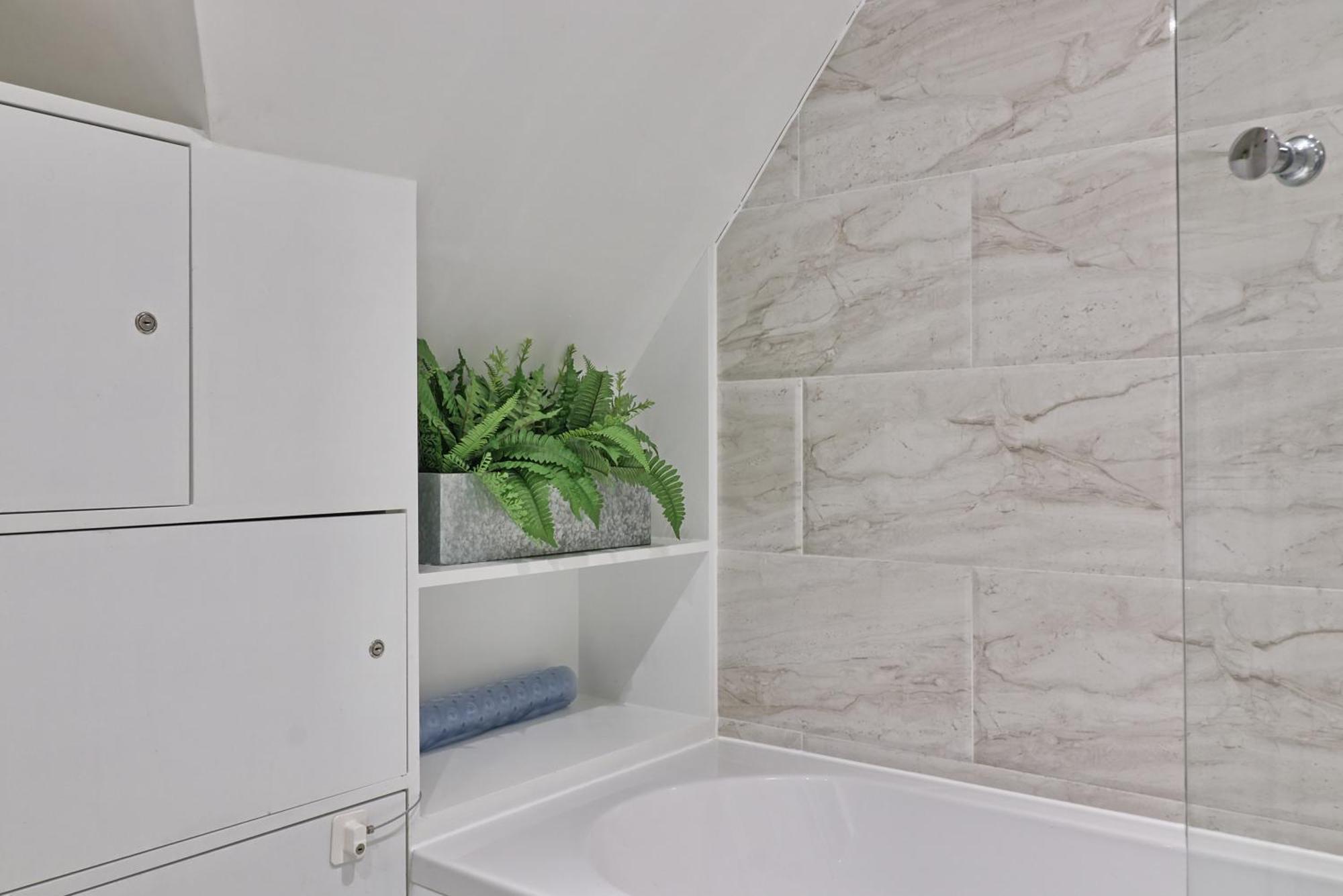 Writtle Massive 4 Bedroom Apartment With Parking In Gorgeous Countryside Location & Short Drive To Chelmsford City Centre Contractors Welcome Exteriör bild
