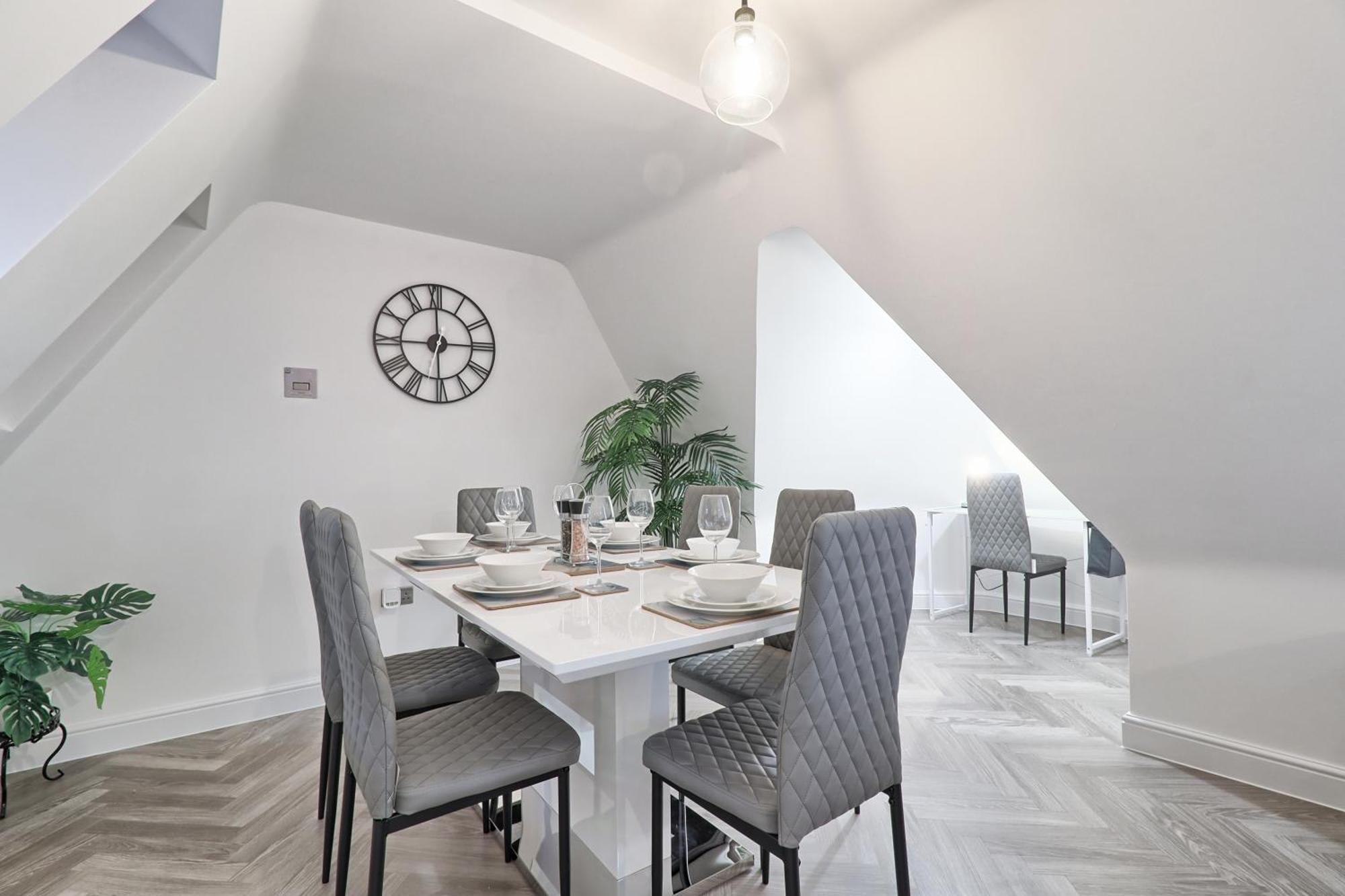 Writtle Massive 4 Bedroom Apartment With Parking In Gorgeous Countryside Location & Short Drive To Chelmsford City Centre Contractors Welcome Exteriör bild
